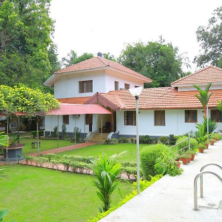 Ayuryogashram Heritage Thrissur Extérieur photo